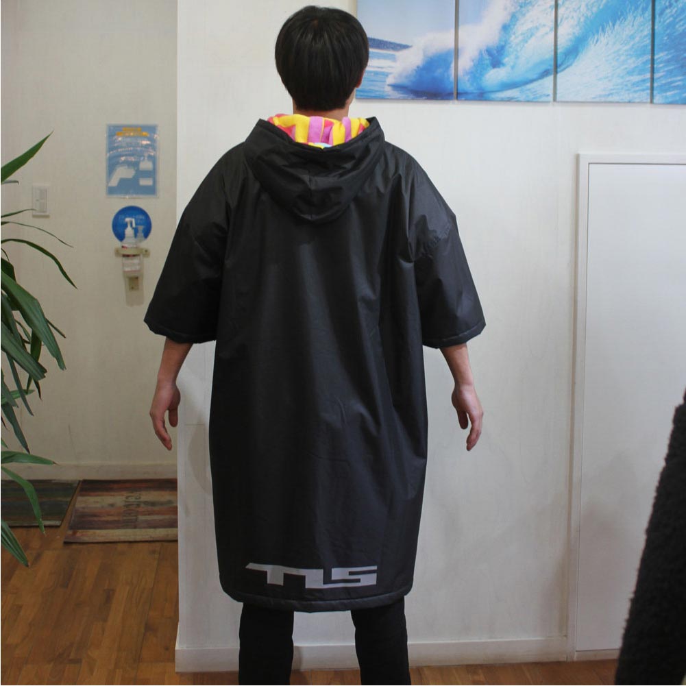 お着替えポンチョ TOOLS マイクロファイバー フルジップアップ トゥールス TLS WATER PROTECTION MICRO PONCHO  ナイロン タオル サーフ用品 サーフィン 防水 撥水 防風 アウトドア キャンプ おススメ 海水浴 プール